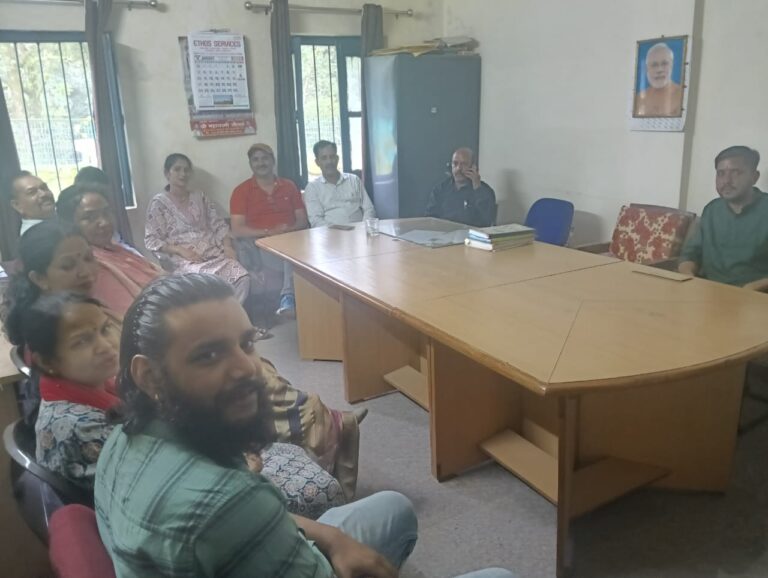 कर्मचारियों की समस्याओं के समाधान को बनी रणनीति